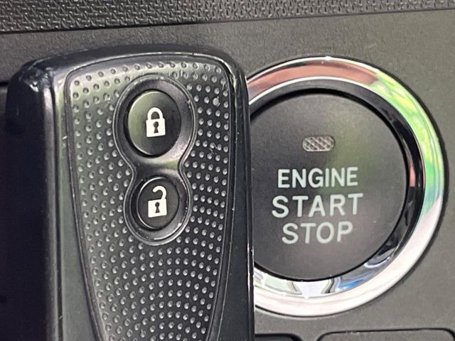 �y�L�[�t���[�V�X�e���z�J�o����|�P�b�g�ɓ��ꂽ�܂܂ł��h�A�̎{���E�������\�ȃX�}�[�g�L�[�𑕔��B�G���W���̃I���E�I�t�����J�M�����o���K�v����������Ƃ��Ă��֗��ł���