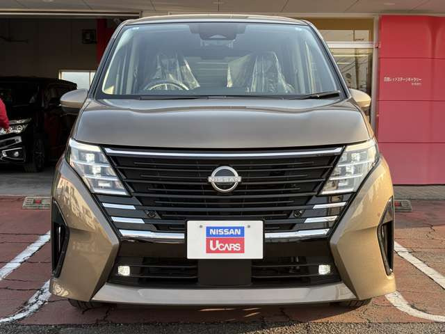 セレナ1.4 e-4ORCE ハイウェイスターV 4WD