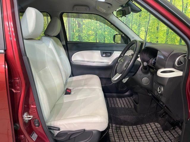 運転席シート廻りは使用感も少なく、良好な状態となっています。丁寧に使われていたことがよくわかりますね。