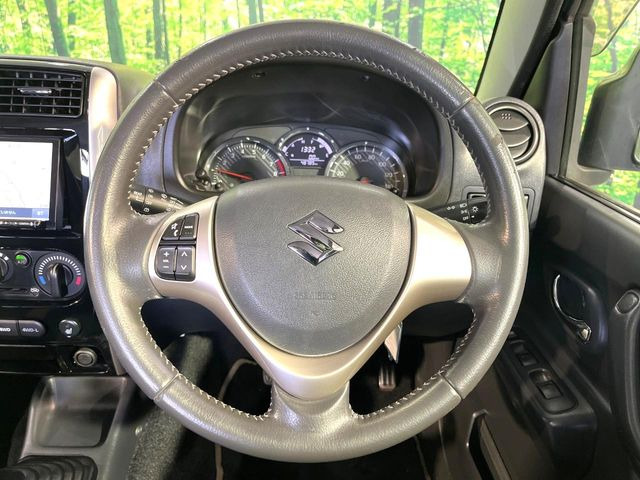 �y�����v�����X�e�A�����O�z�㎿�Ȋv���g�p���邱�ƂŁA��ɂ����������݂ƂĂ��^�]���₷���n���h���ł���