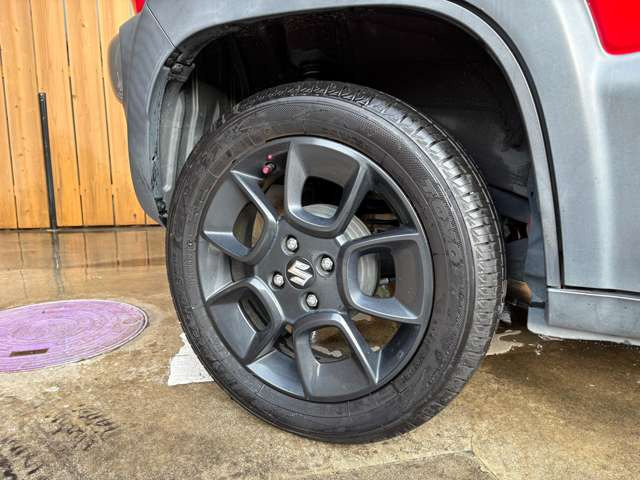 ����16�C���`�A���~�z�C�[�������� �O��^�C���T�C�Y175/60R16