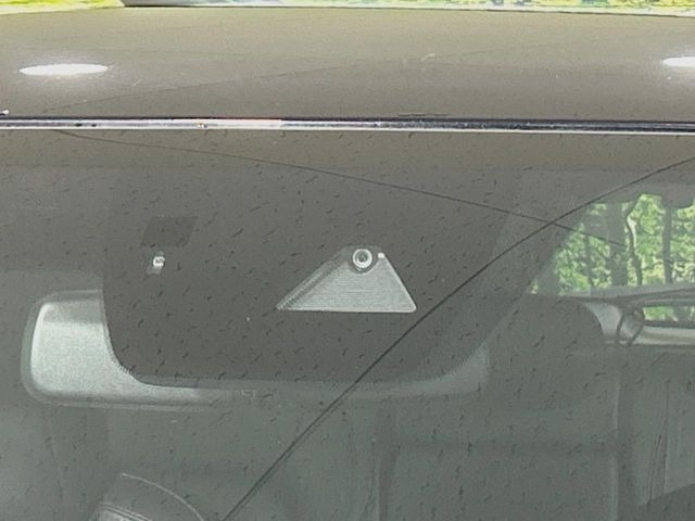 �yi-ACTIVESENSE�z���s���ɑO���̎ԗ�����F�����A�Փ˂������Ȏ��͌x��ƃu���[�L�ŏՓˉ���Ɣ�Q�y�����A�V�X�g�B�����S�Ƀh���C�u�����y���݂��������܂��B