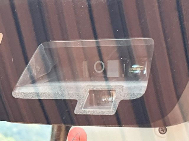 �y�X�Y�L �Z�[�t�e�B�T�|�[�g�z���s���ɑO���̎ԗ�����F�����A�Փ˂������Ȏ��͌x��ƃu���[�L�ŏՓˉ���Ɣ�Q�y�����A�V�X�g�B�����S�Ƀh���C�u�����y���݂��������܂��B