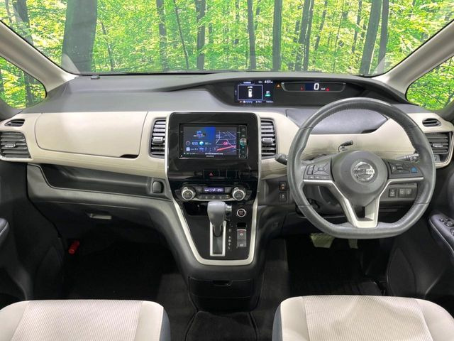 セレナ2.0 ハイウェイスター プロパイロット エディション