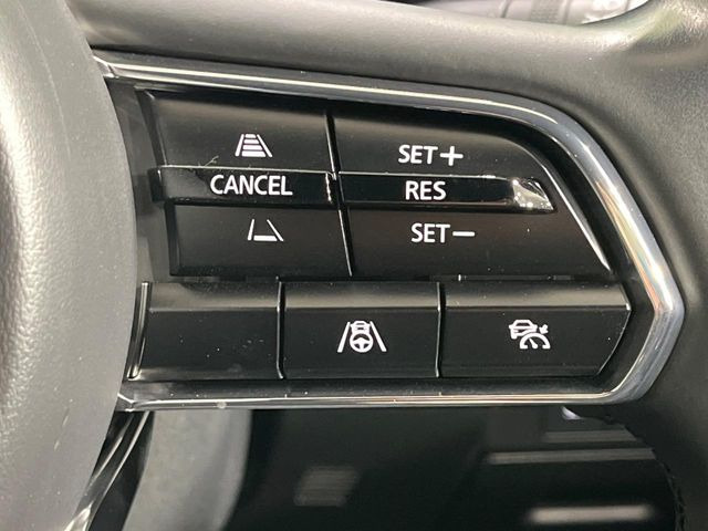 【マツダ・レーダークルーズコントロール】高速道路での長距離走行が楽に!自動で速度を保つクルーズコントロールが、衝突軽減システムと連携し、前方の車両を感知して車間を保つように速度調節してくれます!!