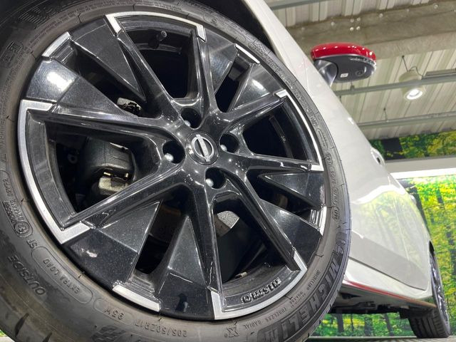 �y����17�C���`�A���~�z�C�[���z�O�ςɃ}�b�`���������A���~�z�C�[���𑕒����Ă���܂��B�e��ЊO�A���~�z�C�[����A�X�^�b�h���X�^�C�����戵�����Ă���܂��B���񂲑��k����������