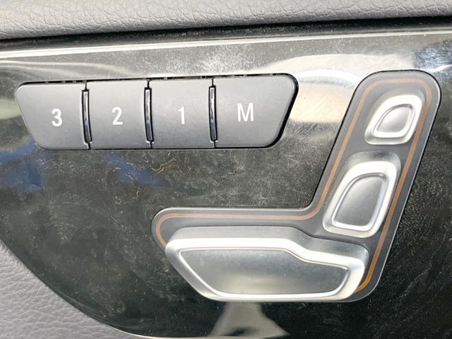 ●パワーシート:シート位置の&ldquo;前後と背もたれの&ldquo;角度の微調整が可能となります。手動設定のシートよりも、より細やかな設定ができるのがポイントです。