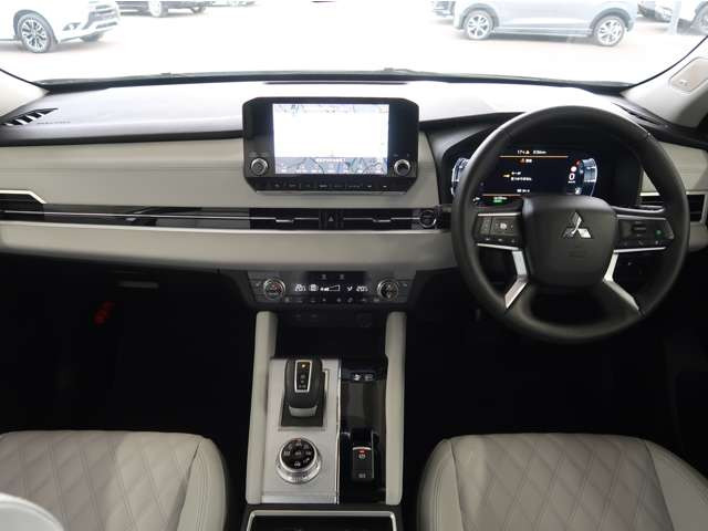 アウトランダーPHEV 2.4 P 4WD