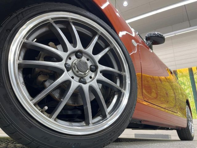 �y�A���~�z�C�[���z�O�ςɃ}�b�`�����A���~�z�C�[���𑕒����Ă���܂��B�e��A���~�z�C�[����A�X�^�b�h���X�^�C�����戵�����Ă���܂��B���񂲑��k����������