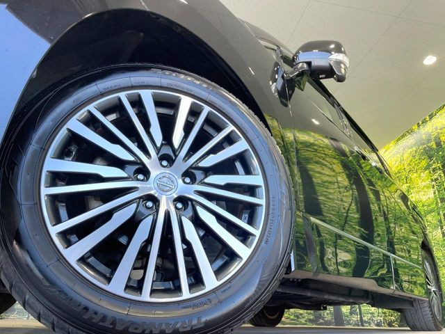 �y����18�C���`�A���~�z�C�[���z�O�ςɃ}�b�`���������A���~�z�C�[���𑕒����Ă���܂��B�e��ЊO�A���~�z�C�[����A�X�^�b�h���X�^�C�����戵�����Ă���܂��B���񂲑��k����������