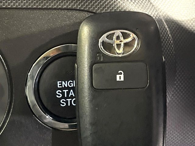 �y�X�}�[�g�L�[�z�J�o����|�P�b�g�ɓ��ꂽ�܂܂ł��h�A�̎{���E�������\�ȃX�}�[�g�L�[�𑕔��B�G���W���̃I���E�I�t�����J�M�����o���K�v����������Ƃ��Ă��֗��ł���