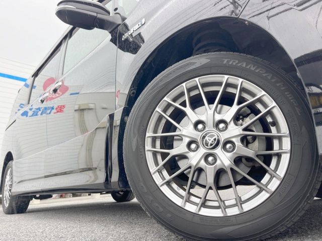 �y����16�C���`�A���~�z�C�[���z�O�ςɃ}�b�`���������A���~�z�C�[���𑕒����Ă���܂��B�e��ЊO�A���~�z�C�[����A�X�^�b�h���X�^�C�����戵�����Ă���܂��B���񂲑��k����������