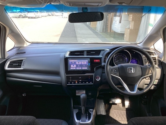 フィット1.3 13G Fパッケージ ファインエディション