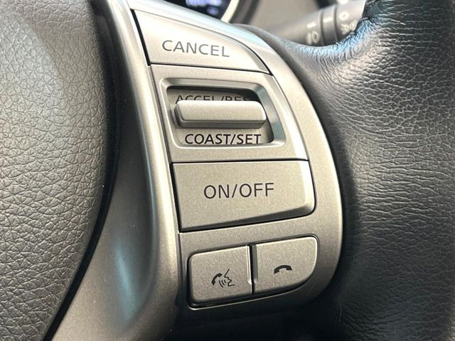 �y�N���[�Y�R���g���[���z�������H�����N���N���s�B�A�N�Z���𗣂��Ă���葬�x�ő��s���ł��A�������^�]���̕��S���y��!�����E�������ȒP�ȃX�C�b�`����Œ����ł��܂��B