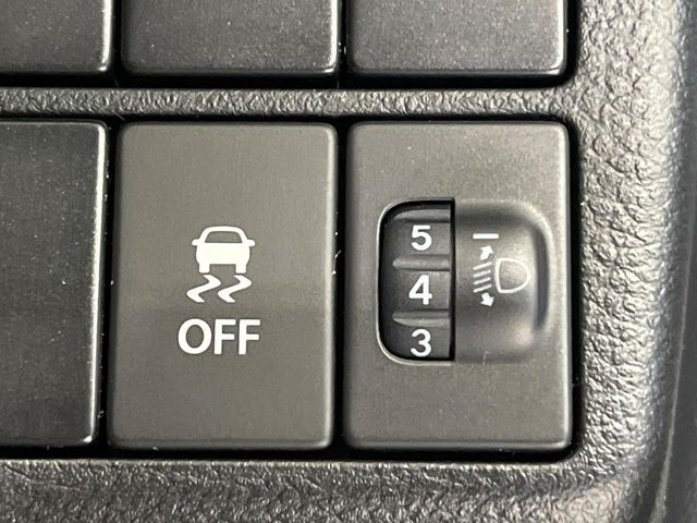 �y������h�~���u�z�ԗ��̉���������m����ƁA�����I�Ɏԗ��̐i�s������ۂ悤�Ɏԗ��𐧌䂵�܂��B�J�̓��ȂǊ���₷���H�ʏ󋵂ł����S�ȉ^�]���\�ł��B