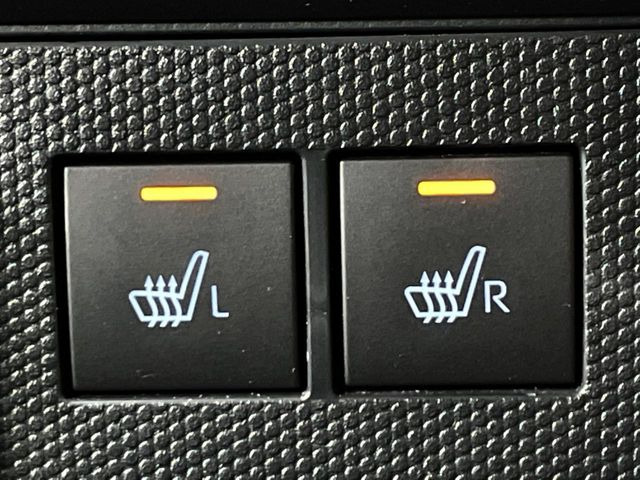 【シートヒーター】寒い日に重宝するシートヒーター!エアコンより早く温まってくれるので寒がりの人も安心ですね♪エアコンの温風は乾燥するから苦手、という方にもをおすすめです。