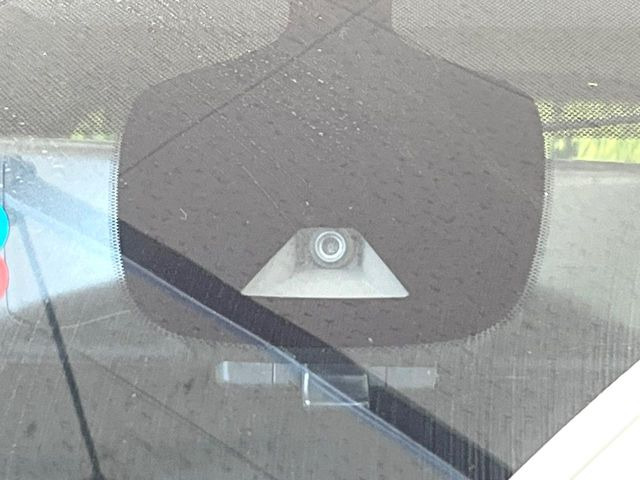 �y�C���e���W�F���g�G�}�[�W�F���V�[�u���[�L�z�t�����g�J�����őO���̎ԗ�����s�҂����m�B�Փ˂������Ȏ��͏Փ˔�Q�y���u���[�L���쓮�A�Փˉ�����T�|�[�g�B�����S�Ƀh���C�u�����y���݂��������܂��B