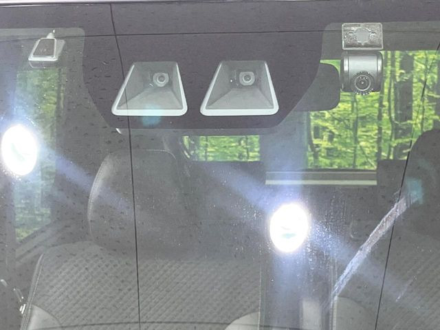 �y�X�}�[�g�A�V�X�g�z���s���ɑO���̎ԗ�����F�����A�Փ˂������Ȏ��͌x��ƃu���[�L�ŏՓˉ���Ɣ�Q�y�����A�V�X�g�B�����S�Ƀh���C�u�����y���݂��������܂��B