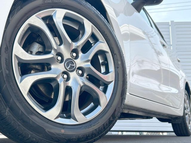 �y����16�C���`�A���~�z�C�[���z�O�ςɃ}�b�`���������A���~�z�C�[���𑕒����Ă���܂��B�e��ЊO�A���~�z�C�[����A�X�^�b�h���X�^�C�����戵�����Ă���܂��B���񂲑��k����������