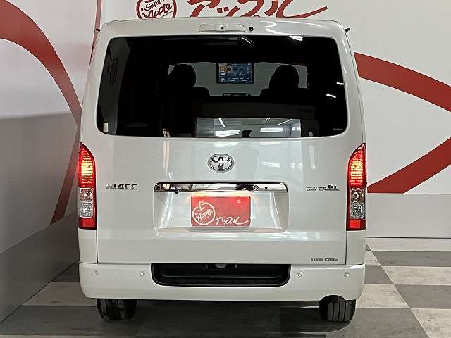 ハイエースバン