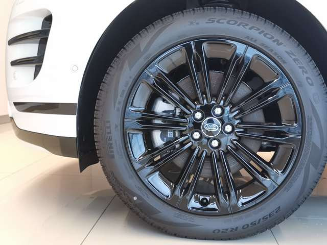 レンジローバーイヴォークダイナミック SE 2.0L D200 ディーゼル 4WD