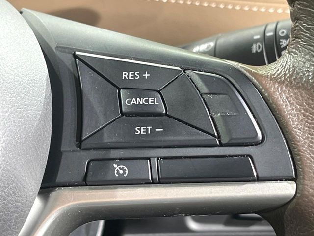 �y�N���[�Y�R���g���[���z�������H�����N���N���s�B�A�N�Z���𗣂��Ă���葬�x�ő��s���ł��A�������^�]���̕��S���y��!�����E�������ȒP�ȃX�C�b�`����Œ����ł��܂��B