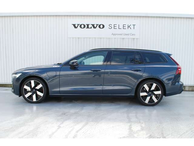 V60ウルトラ T6  AWD プラグインハイブリッド 4WD