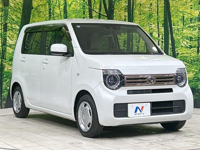 高透明度のガラス皮膜で撥水はもちろん、上質なツヤ・光沢を実現。紫外線や酸性雨から大切な愛車を保護し、色あせ・劣化を防止。「弾スプラッシュコート」、「弾プリミッサコート」からお選びいただけます。