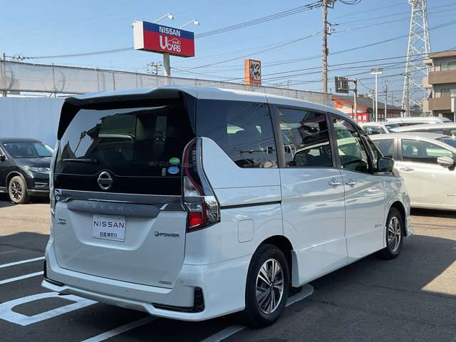 セレナ1.2 e-POWER ハイウェイスターV