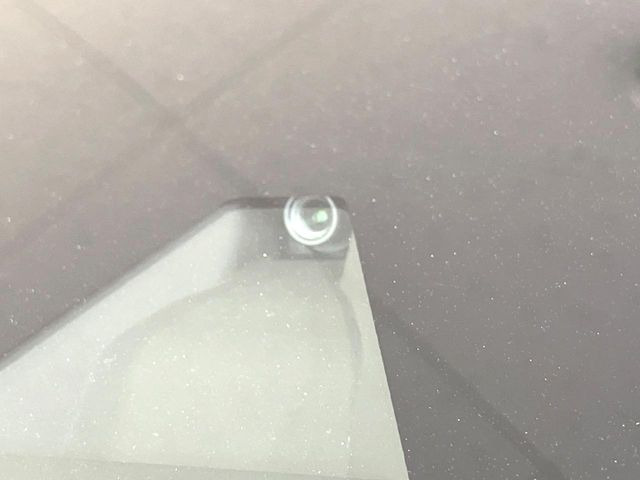 �y�C���e���W�F���g�G�}�[�W�F���V�[�u���[�L�z�t�����g�J�����őO���̎ԗ�����s�҂����m�B�Փ˂������Ȏ��͏Փ˔�Q�y���u���[�L���쓮�A�Փˉ�����T�|�[�g�B�����S�Ƀh���C�u�����y���݂��������܂��B