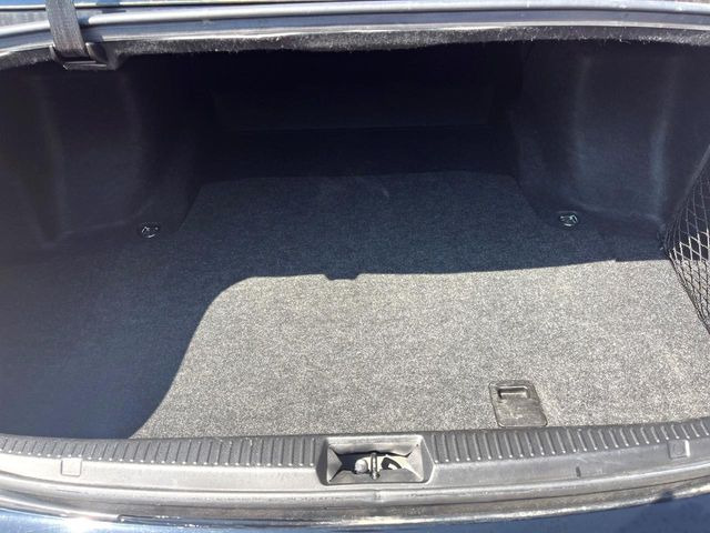 ���i�̂���������ʋ΁A���}���ɏ\���ȉ׎��X�y�[�X���m�ۂ��Ă���܂��B