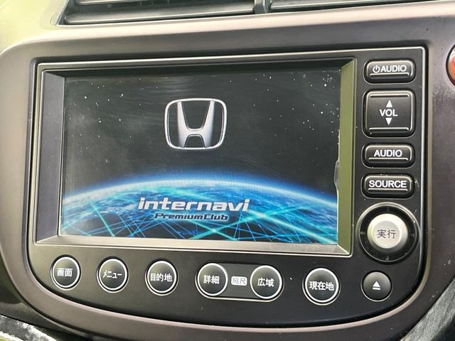 �y�����i�r�z�l�C�̏����i�r�𑕔����Ă���܂��B�i�r�̎g���₷���͂������A�I�[�f�B�I�@�\���[��!�L�����v�◷�s�͂������A�ʋ΂┃�����ȂǕ��i�̃h���C�u���y�����Ȃ�͂���