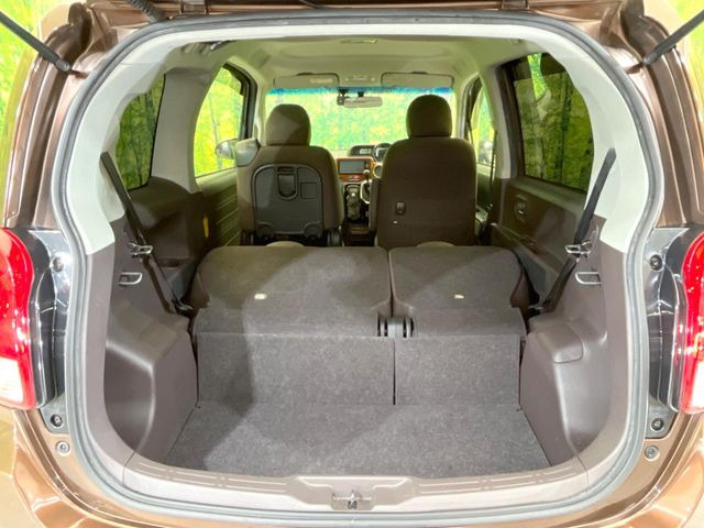 ���i�̂���������ʋ΁A���}���ɏ\���ȉ׎��X�y�[�X���m�ۂ��Ă���܂��B�Z�J���h�V�[�g��|���ƁA�傫�ȉו��̐ύڂ��\�ł���