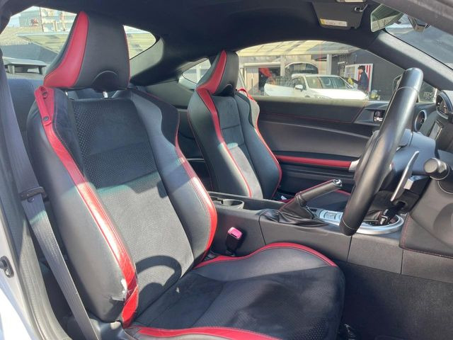 �y��p�X�|�[�c�V�[�g�z�z�[���h���ɗD��A�J�[�u���̑̂������}�����Ă���܂��B�܂��A�̂Ƀt�B�b�g���邩�獘��w�������ɂ����A�����O�h���C�u�⍂�����s�ł����K�ɂ��߂������������܂���