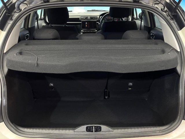 ●トランクルーム:趣味が広がる収容スペース!これだけの広さがあればお買い物やレジャーなどにも最適です!使用感も少なくきれいな状態を維持しております。