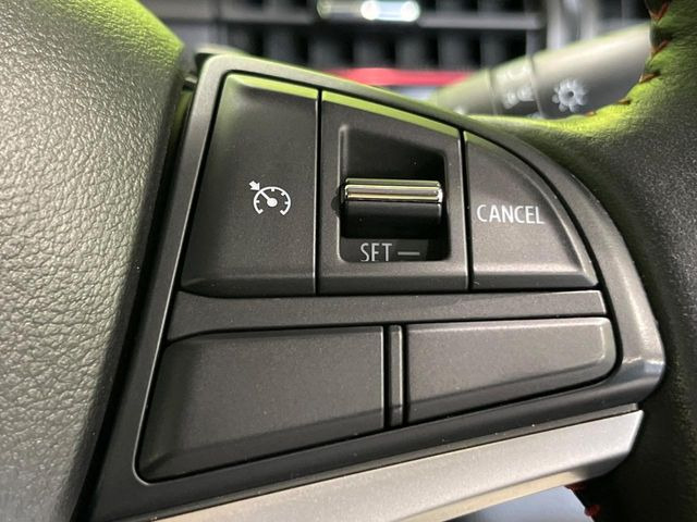 �y�N���[�Y�R���g���[���z�������H�����N���N���s�B�A�N�Z���𗣂��Ă���葬�x�ő��s���ł��A�������^�]���̕��S���y��!�����E�������ȒP�ȃX�C�b�`����Œ����ł��܂��B