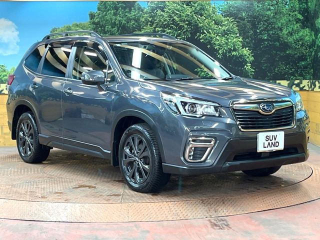 高透明度のガラス皮膜で撥水はもちろん、上質なツヤ・光沢を実現。紫外線や酸性雨から大切な愛車を保護し、色あせ・劣化を防止。「弾スプラッシュコート」、「弾プリミッサコート」からお選びいただけます。