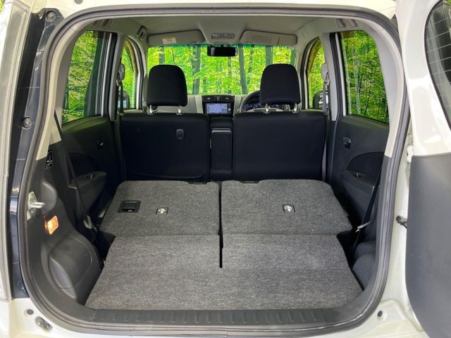 ���i�̂���������ʋ΁A���}���ɏ\���ȉ׎��X�y�[�X���m�ۂ��Ă���܂��B�Z�J���h�V�[�g��|���ƁA�傫�ȉו��̐ύڂ��\�ł���