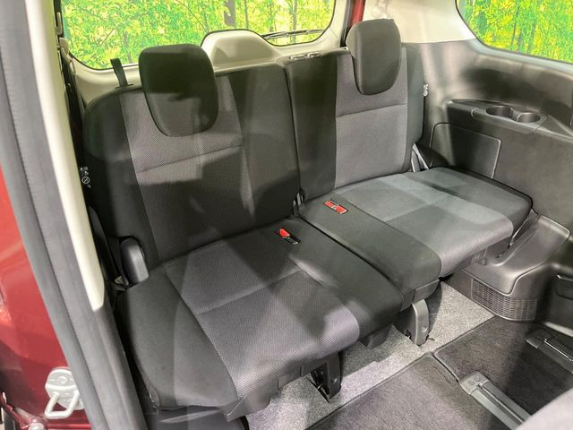 3列目シートはもちろん状態良好☆大人でもゆったりと座って頂けますので、大人数でのお出かけもラクラクです♪ご家族で、気の知れた仲間で、ドライブに行くのが楽しみですね♪