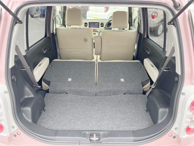 ���i�̂���������ʋ΁A���}���ɏ\���ȉ׎��X�y�[�X���m�ۂ��Ă���܂��B�Z�J���h�V�[�g��|���ƁA�傫�ȉו��̐ύڂ��\�ł���