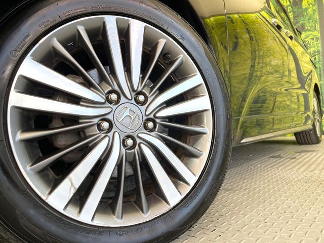 �y����17�C���`�A���~�z�C�[���z�O�ςɃ}�b�`���������A���~�z�C�[���𑕒����Ă���܂��B�e��ЊO�A���~�z�C�[����A�X�^�b�h���X�^�C�����戵�����Ă���܂��B���񂲑��k����������