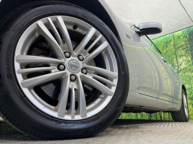 �y����17�C���`�A���~�z�C�[���z�O�ςɃ}�b�`���������A���~�z�C�[���𑕒����Ă���܂��B�e��ЊO�A���~�z�C�[����A�X�^�b�h���X�^�C�����戵�����Ă���܂��B���񂲑��k����������