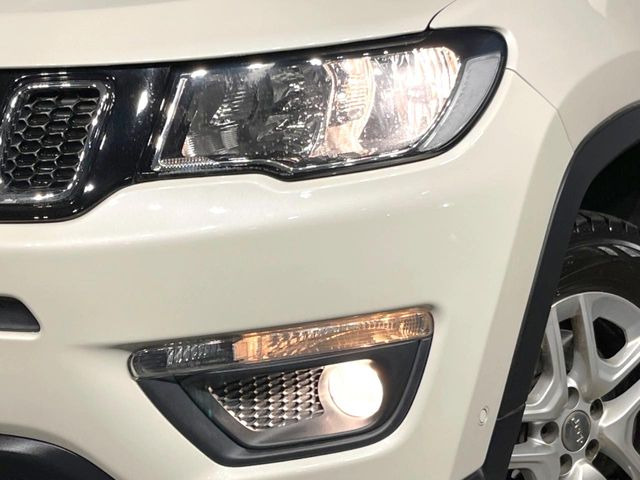 ���w�b�h���C�g:�w�b�h���C�g�͉��΂݂����Ȃ��A�Y��ȏ�Ԃ�ۂ��Ă���܂��B���΂ݖh�~�̃����Y�R�[�e�B���O�̎{�H���\�ł������܂��B