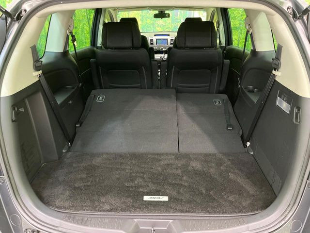 ���i�̂���������ʋ΁A���}���ɏ\���ȉ׎��X�y�[�X���m�ۂ��Ă���܂��B�Z�J���h�V�[�g��|���ƁA�傫�ȉו��̐ύڂ��\�ł���