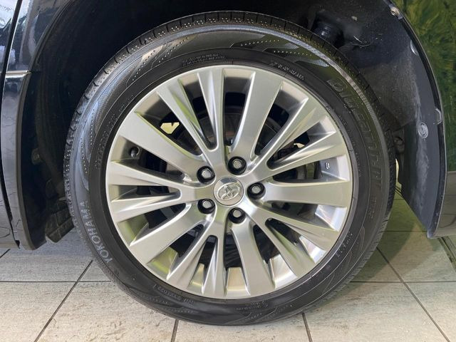 �y����18�C���`�A���~�z�C�[���z�O�ςɃ}�b�`���������A���~�z�C�[���𑕒����Ă���܂��B�e��ЊO�A���~�z�C�[����A�X�^�b�h���X�^�C�����戵�����Ă���܂��B���񂲑��k����������