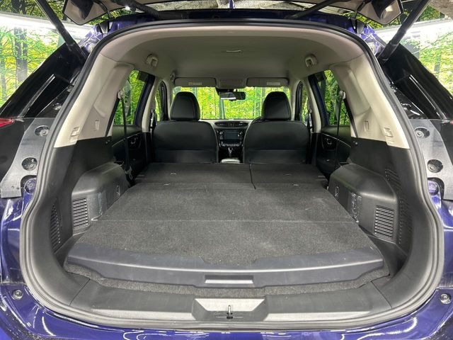 ���i�̂���������ʋ΁A���}���ɏ\���ȉ׎��X�y�[�X���m�ۂ��Ă���܂��B�Z�J���h�V�[�g��|���ƁA�傫�ȉו��̐ύڂ��\�ł���