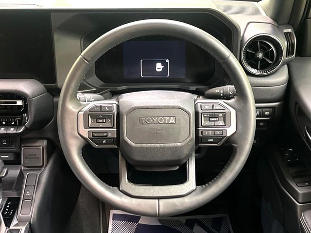 �y�����v�����X�e�A�����O�z�㎿�Ȋv���g�p���邱�ƂŁA��ɂ����������݂ƂĂ��^�]���₷���n���h���ł���