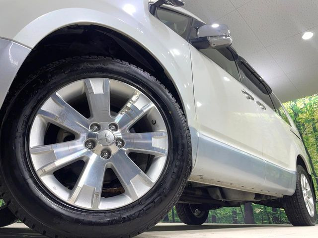 �y����18�C���`�A���~�z�C�[���z�O�ςɃ}�b�`���������A���~�z�C�[���𑕒����Ă���܂��B�e��ЊO�A���~�z�C�[����A�X�^�b�h���X�^�C�����戵�����Ă���܂��B���񂲑��k����������