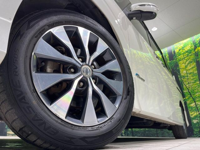 �y����16�C���`�A���~�z�C�[���z�O�ςɃ}�b�`���������A���~�z�C�[���𑕒����Ă���܂��B�e��ЊO�A���~�z�C�[����A�X�^�b�h���X�^�C�����戵�����Ă���܂��B���񂲑��k����������