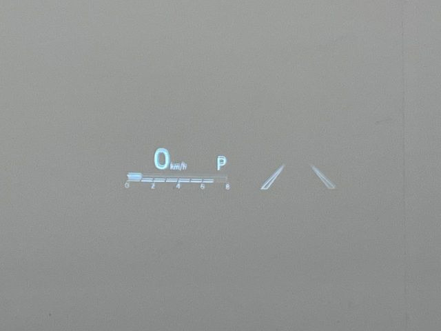 �y�J���[�w�b�h�A�b�v�f�B�X�v���C�z���݂̑��x�⑖�s�����f�W�^���\���ŉ^�]�ȑO���̃K���X�ɓ��e!�J���[�t���Ŏ��F���������A�^�]���ڐ������炳���K�v�ȏ����m�F�ł���̂łƂ��Ă��֗��ň��S!